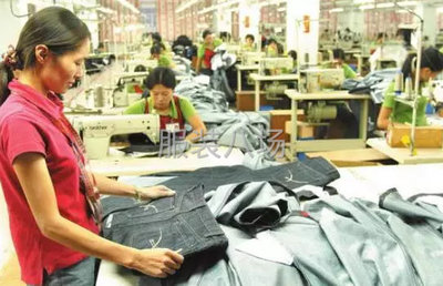 服裝廠老板們為何總在喊“缺錢”？